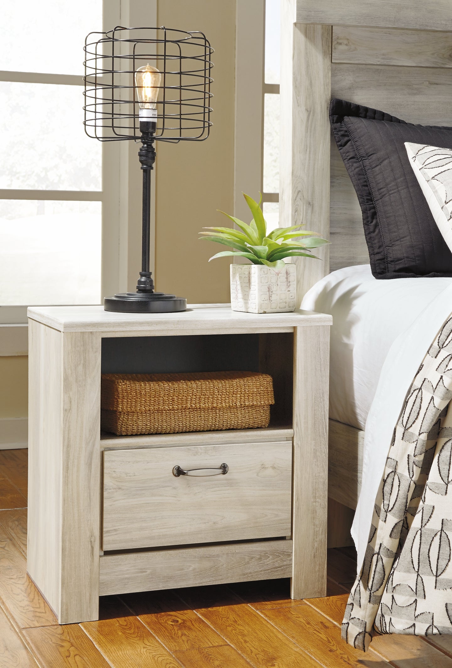 Bellaby Panel Bed With Mirrored Dresser And 2 Nightstands