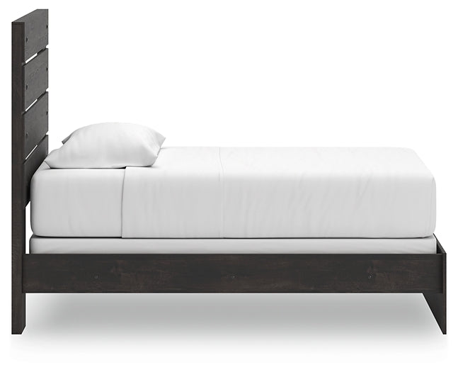 Hollivern Panel Bed