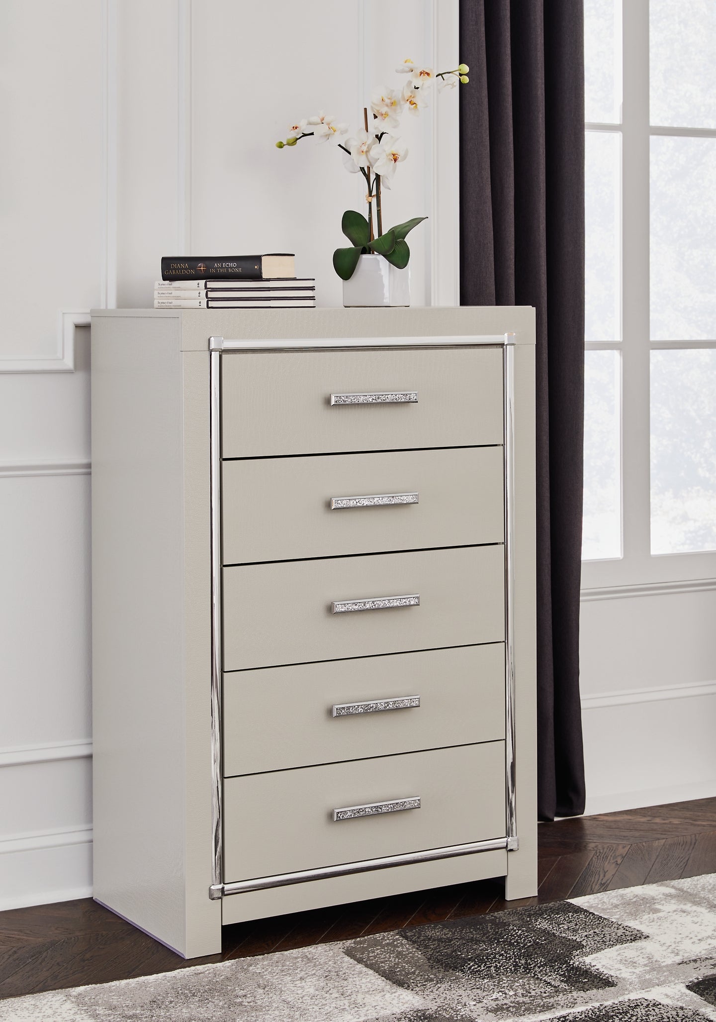 Zyniden Full Upholstered Panel Headboard with Mirrored Dresser and Chest