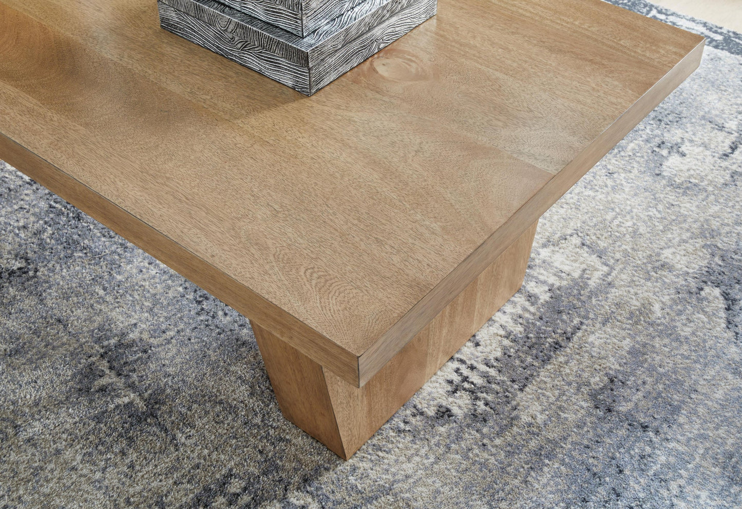 Kristiland Rectangular Cocktail Table