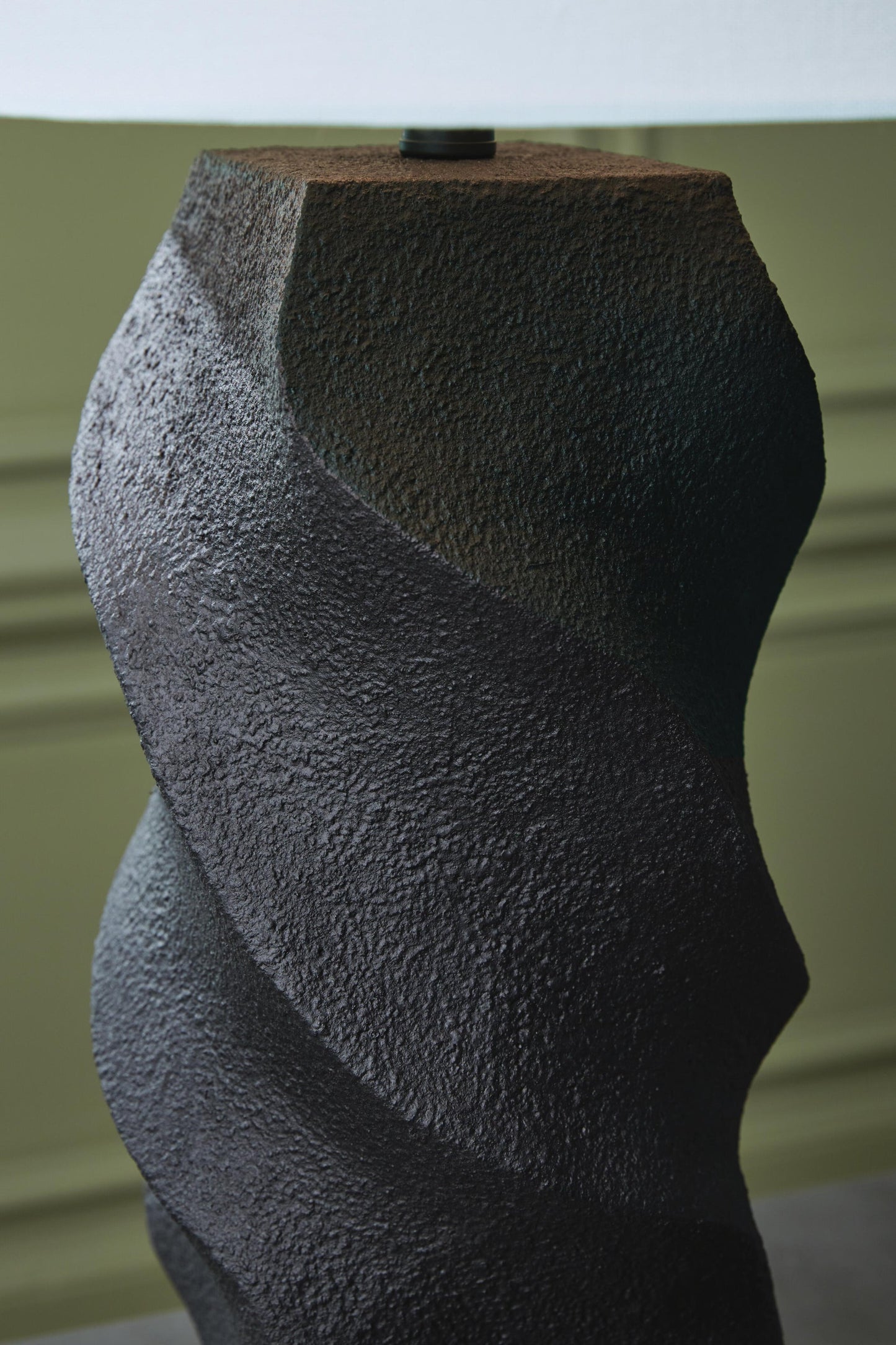 Amillion Poly Table Lamp (1/CN)