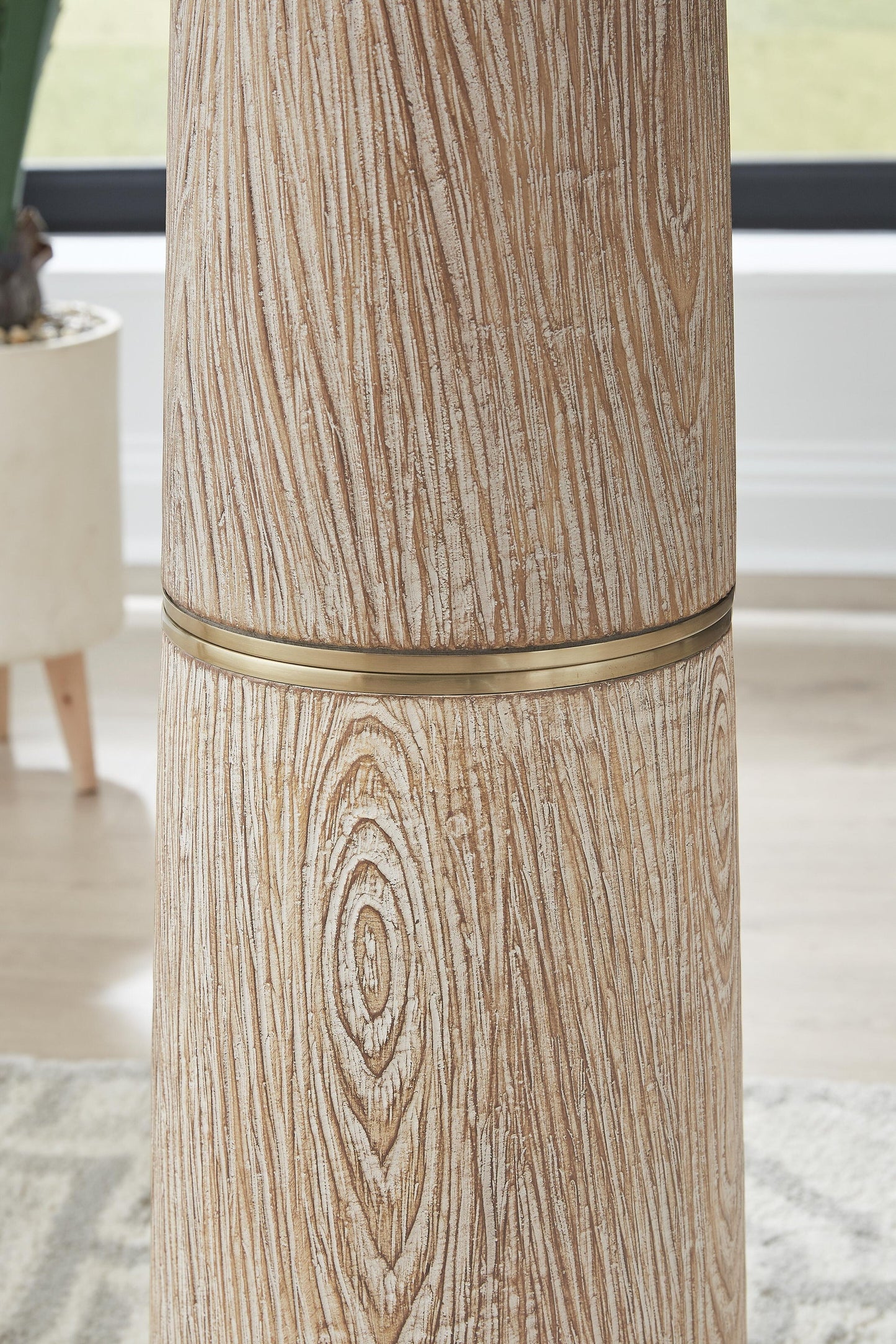 Gasparleigh Poly Floor Lamp (1/CN)