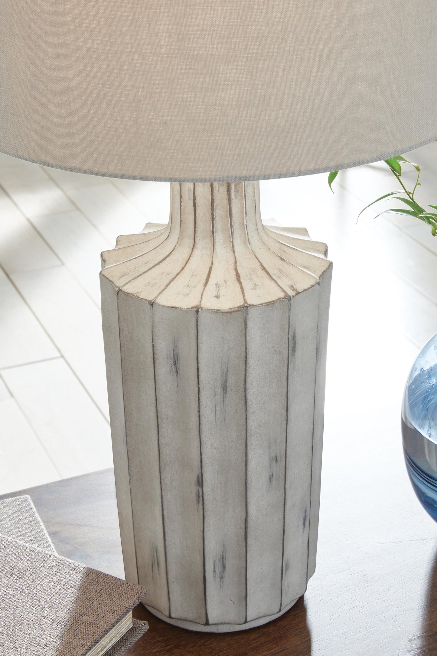 Imre Poly Table Lamp (1/CN)