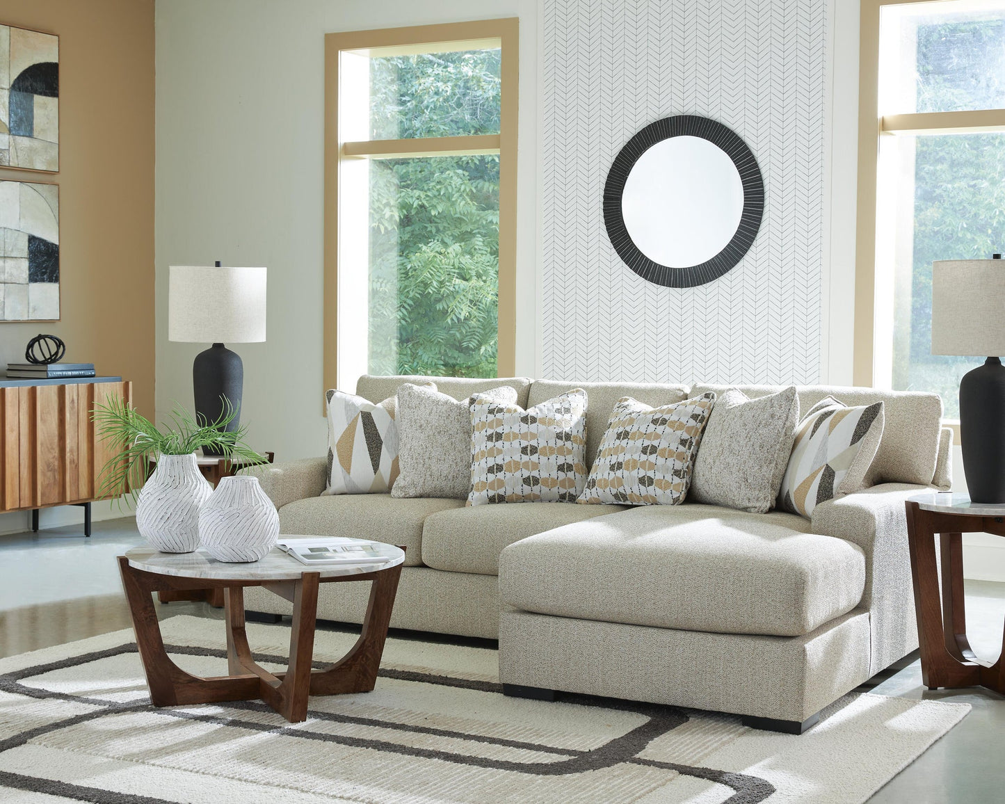 Laurelgrove 2-Piece Sectional Sofa Chaise