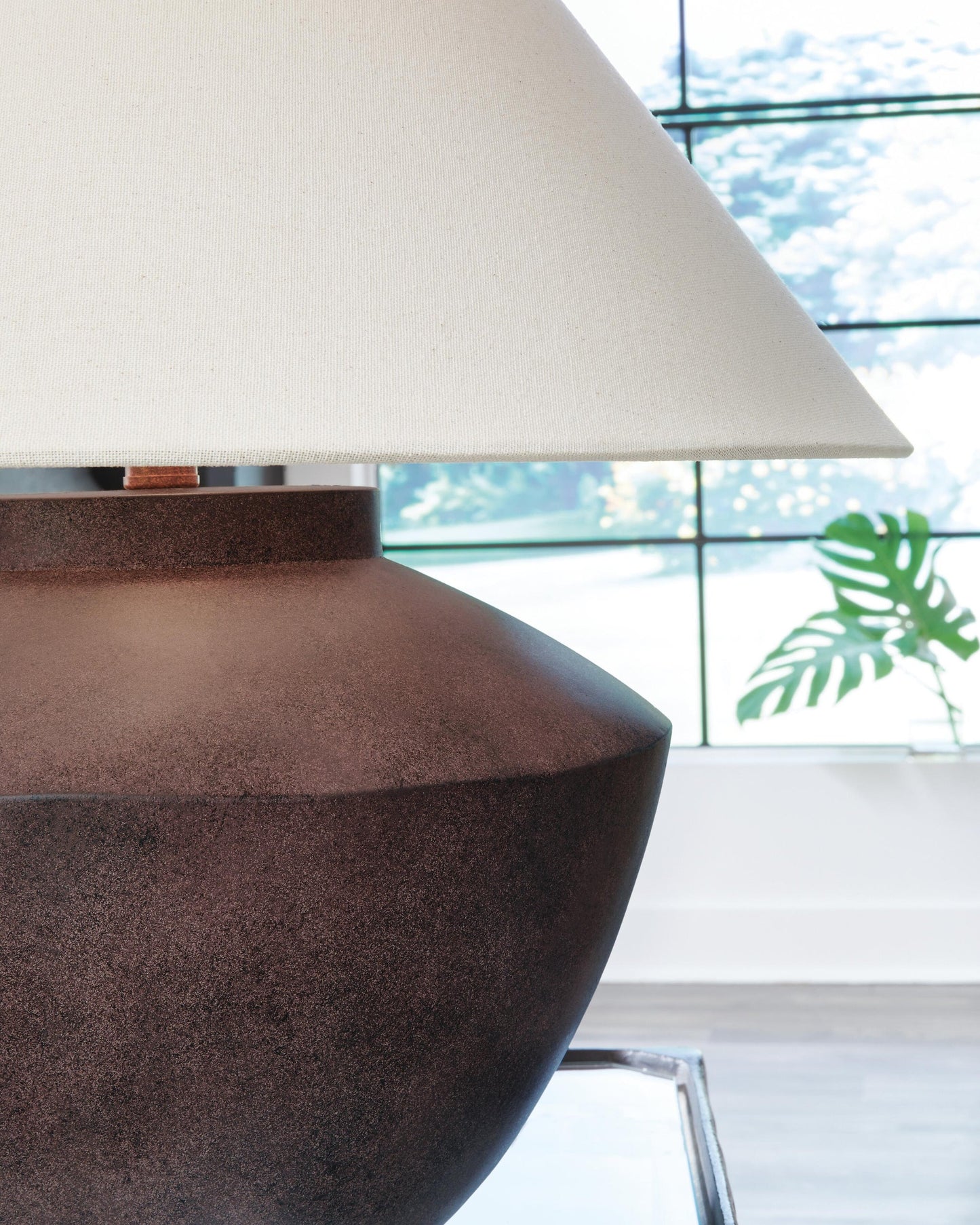 Honsworth Poly Table Lamp (1/CN)