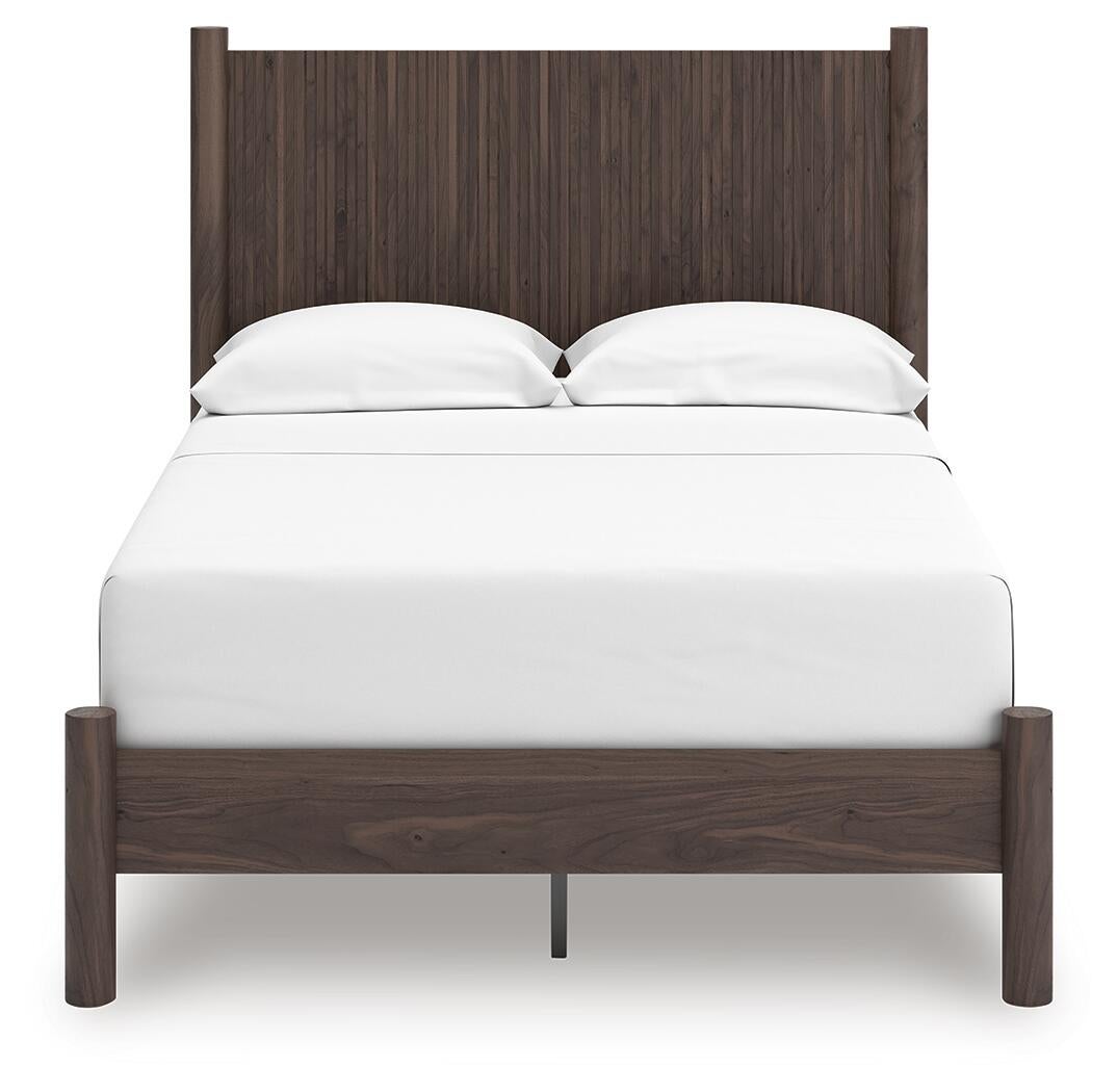 Pamytta Full Panel Platform Bed, Dresser and Mirror