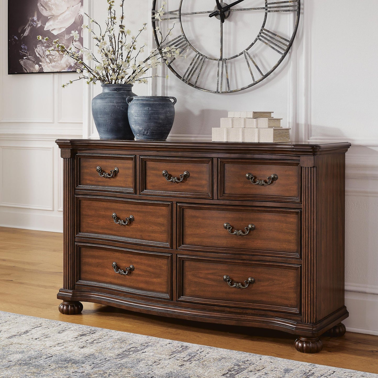Lavinton Dresser