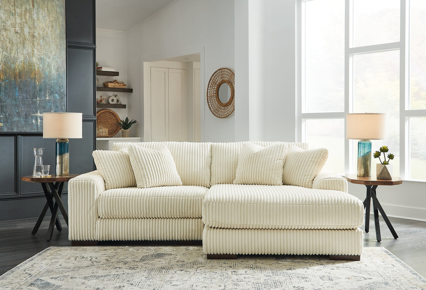 Lindyn 2-Piece Sectional with Ottoman